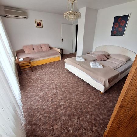 Apartmaji Mojca Krize ภายนอก รูปภาพ